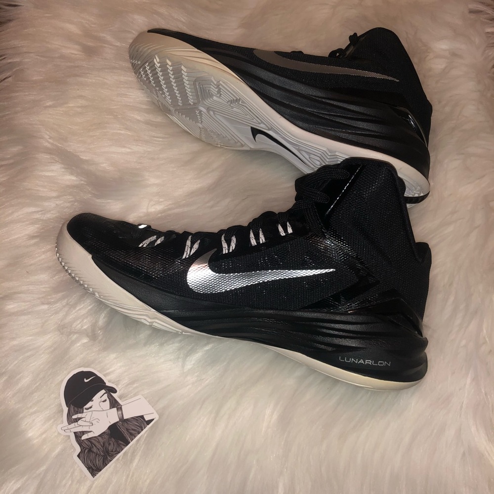 Women’s Nike 2017 Hyperdunk